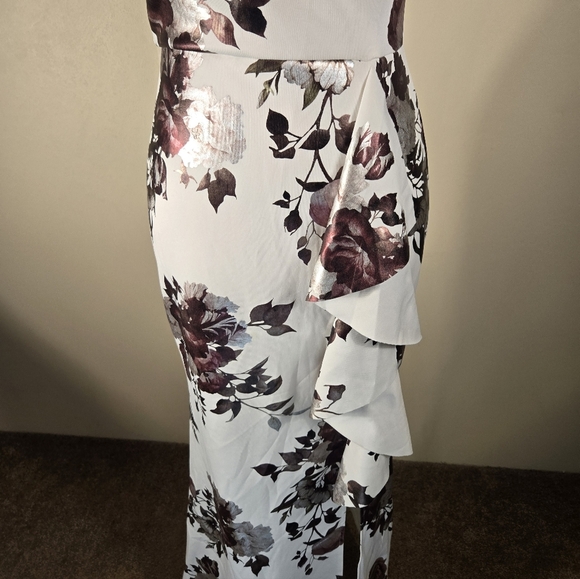 Spaghetti Strap Floral Dress - Picture 3 of 12